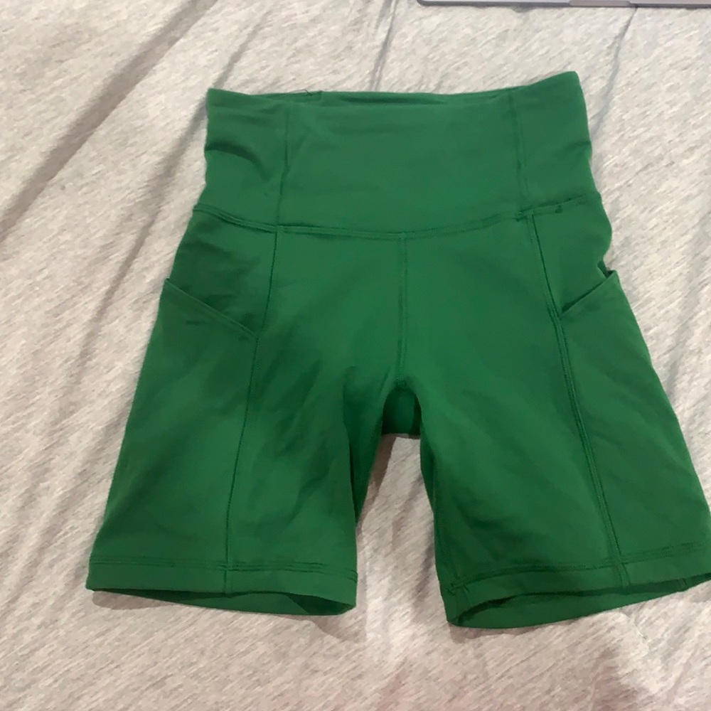 Aritzia Biker shorts With pocket